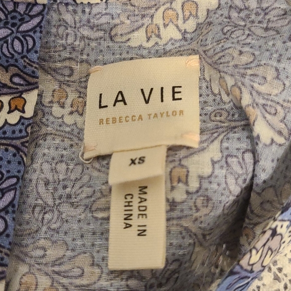 La Vie Woodblock Lily Lace Top - Picture 6 of 7